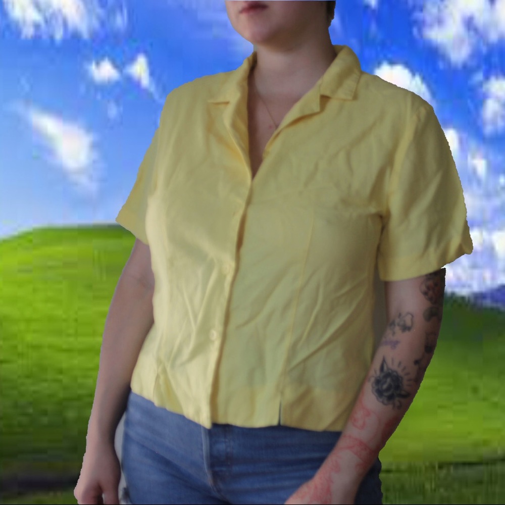 Yellow notch top